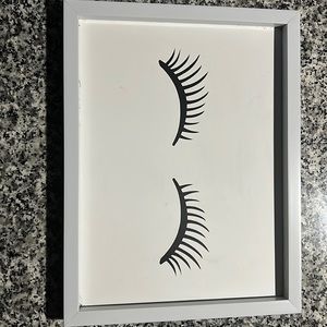 Cute eyelash wall decor